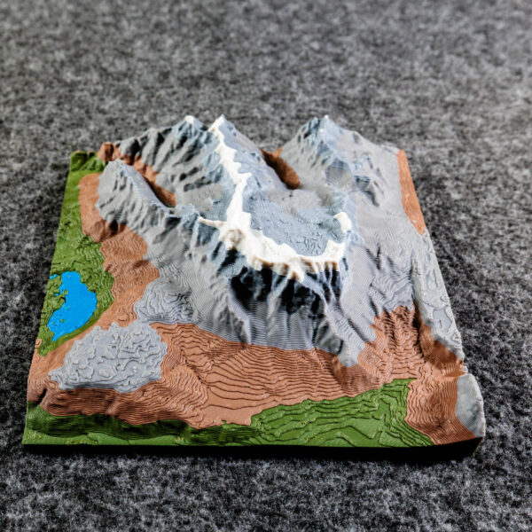 3D‑gedrucktes Bergrelief, detailgetreues topografisches Modell aus der 3D Manufaktur