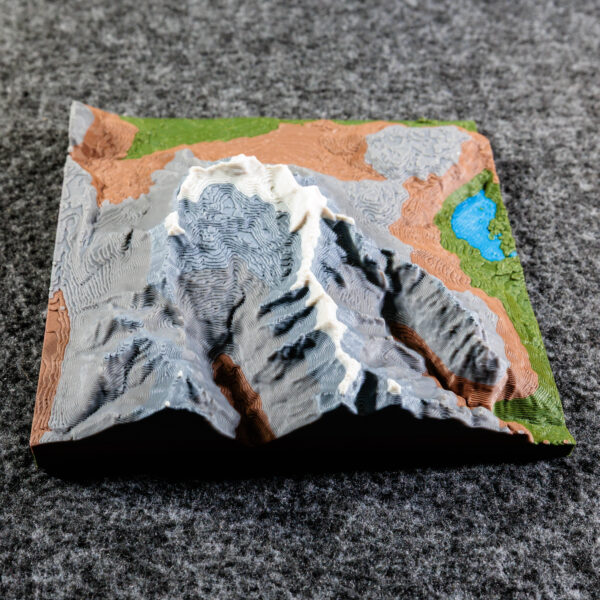 3D‑gedrucktes Bergrelief, detailgetreues topografisches Modell aus der 3D Manufaktur